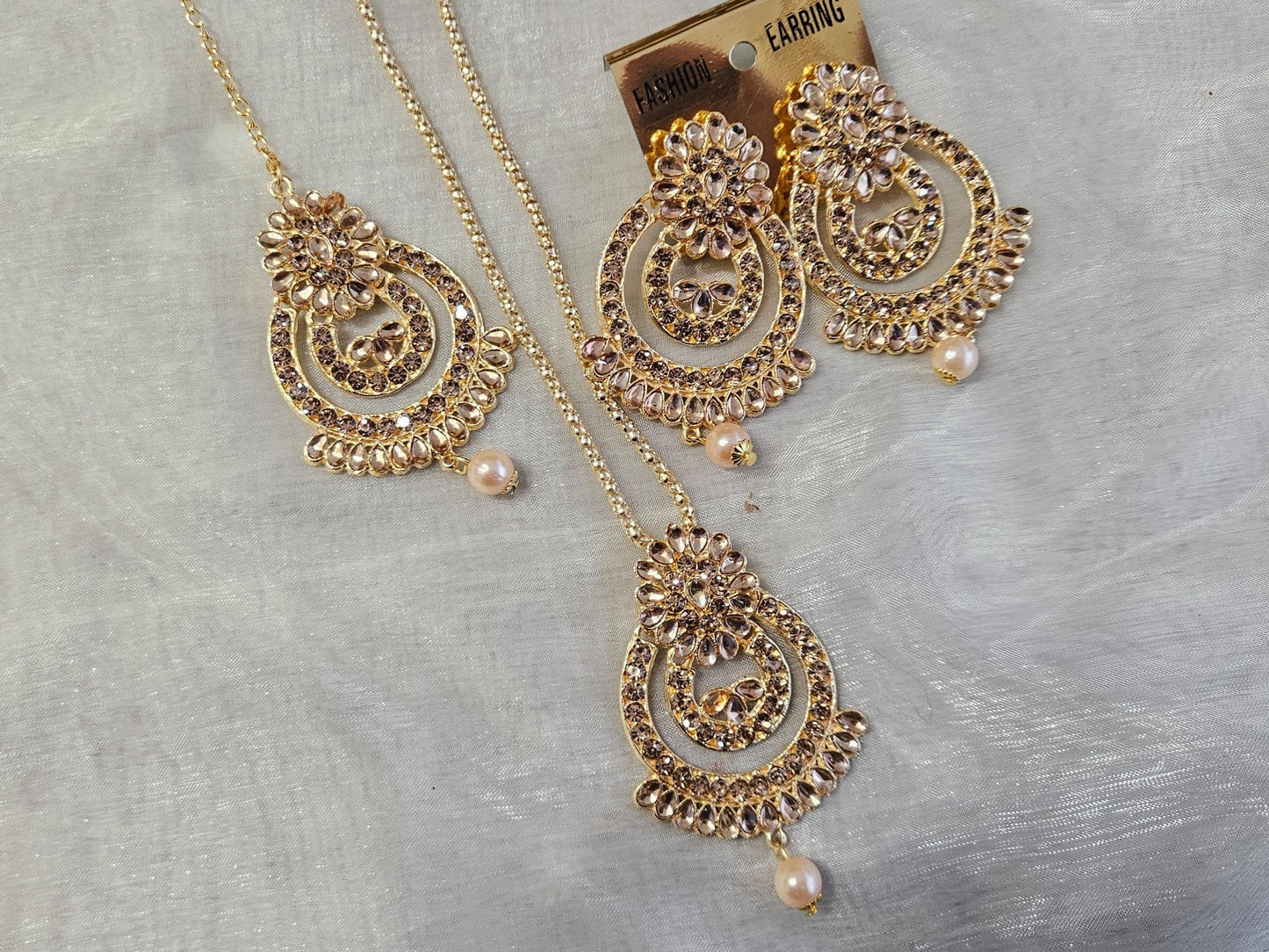 Girls Jewellery Pendant Set With Chain Champagne Stone
