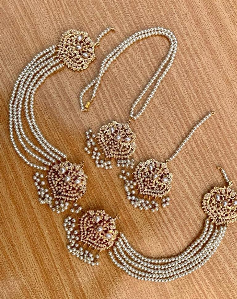 Silver Pearls Pendant With Tikka Sahare Earrings