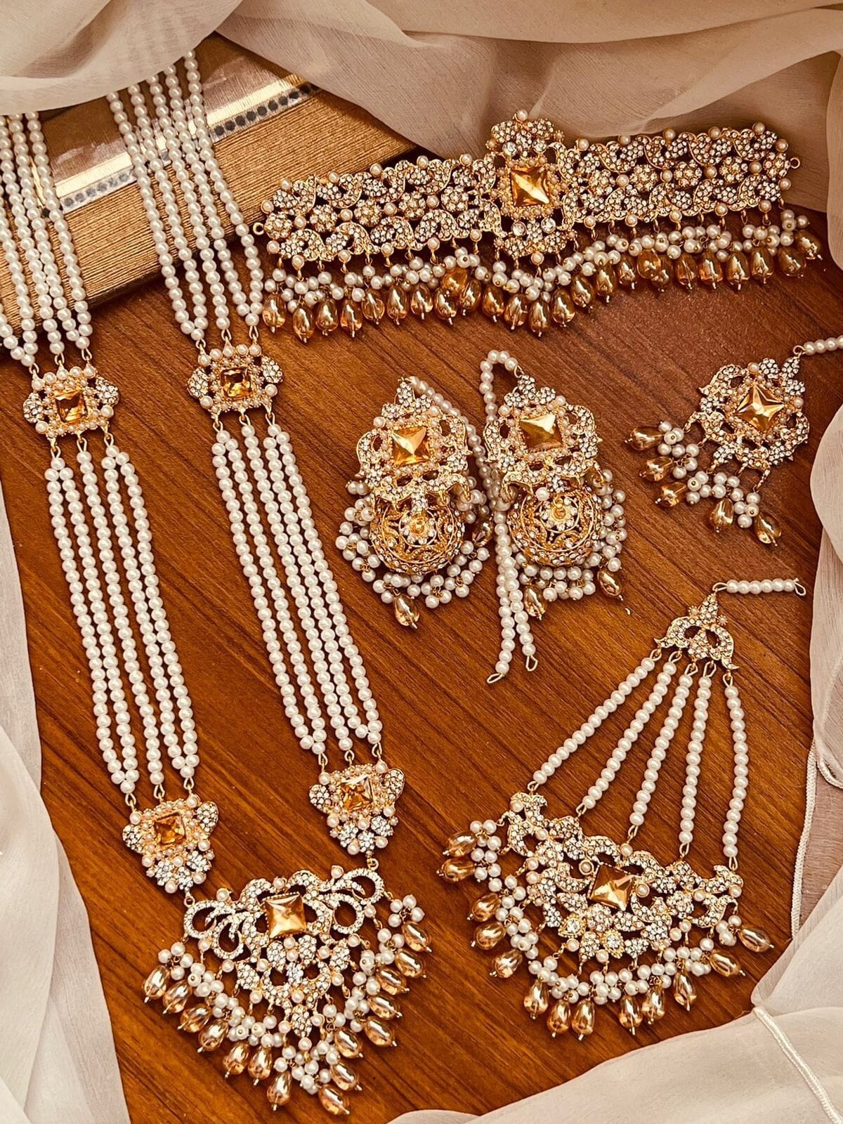 Pakistani Bridal Heavy Farshi Kundan Full Bridal Jhumkas Set