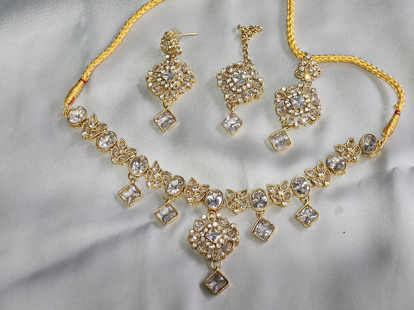 Womens Fancy Kundan And Stones Style Jewellery Set